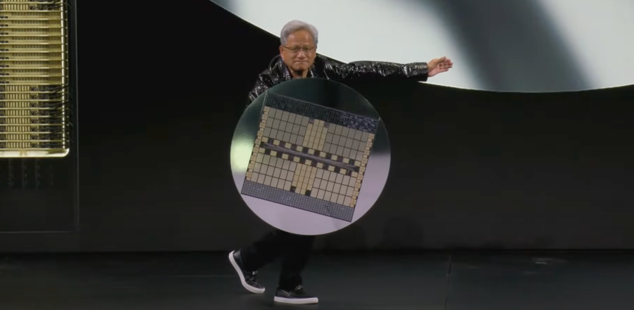 Nvidia CEO：AI芯片进步速度超越摩尔定律